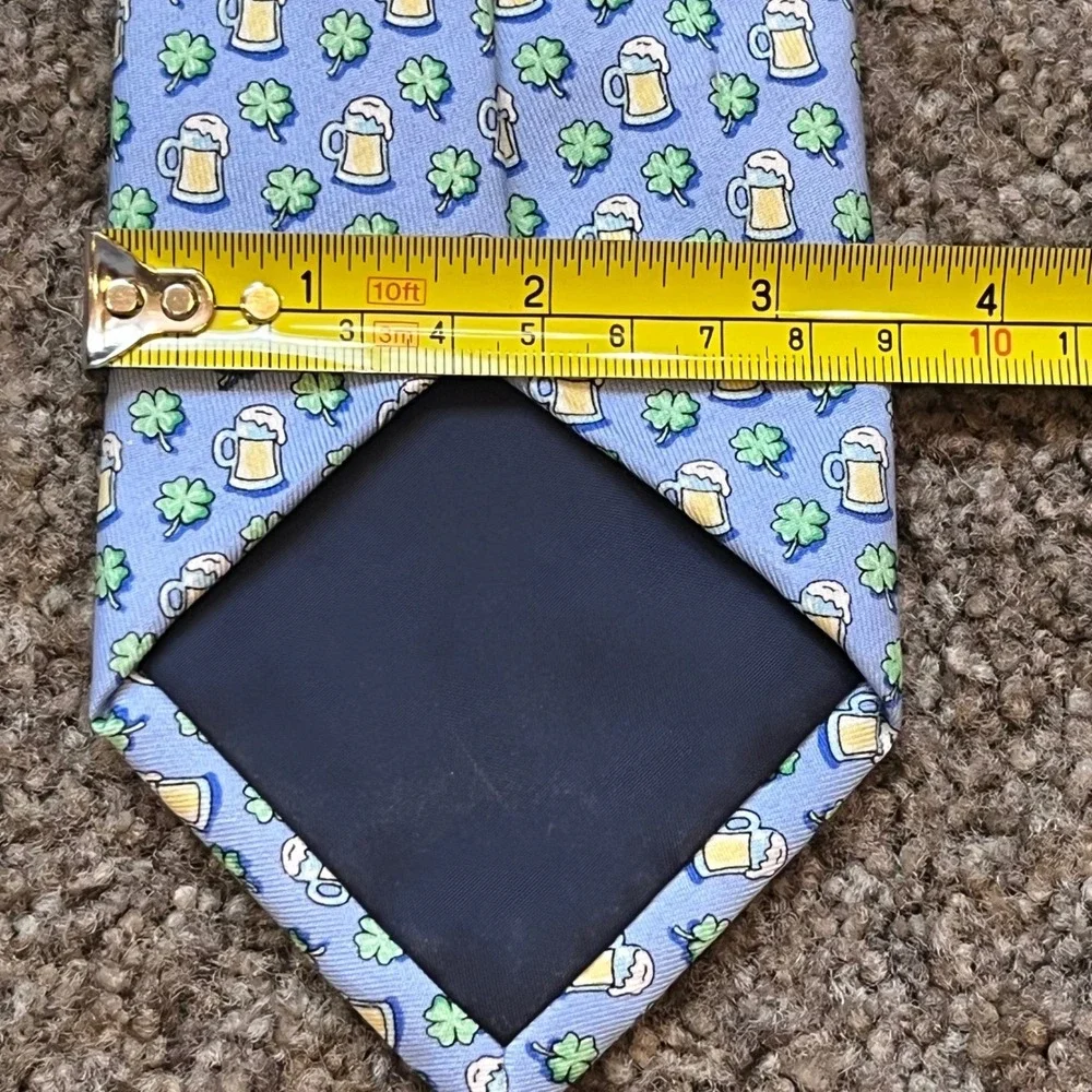 Vineyard Vines Mens Silk Tie Blue Beer Mugs Shamrocks St Patricks Day USA Made